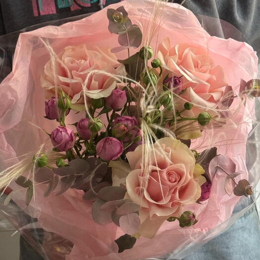 Bouquet 400 [FREE DELIVERY] Rosa Ecuador, Spray Rose, Eucalyptus, Stipa