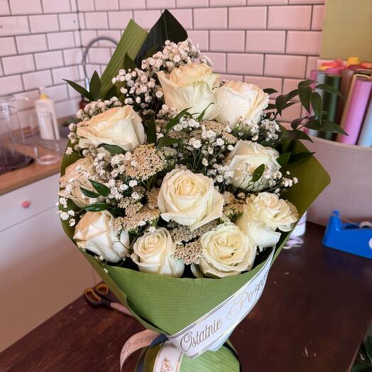 Bouquet funebre con rose bianche