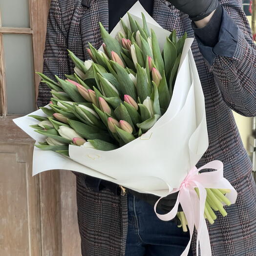 35 mix tulips 🩷🤍🩷