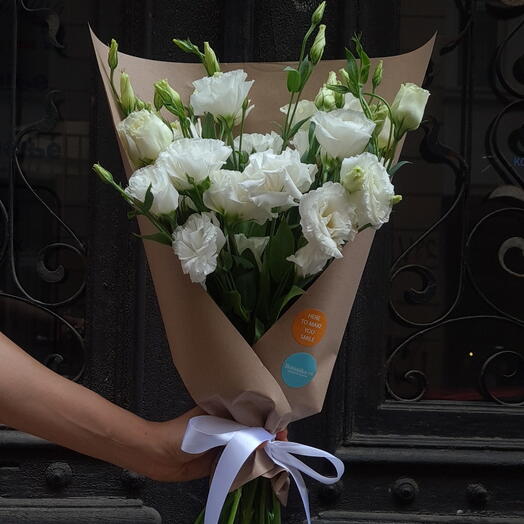 White Lisianthus bouquet