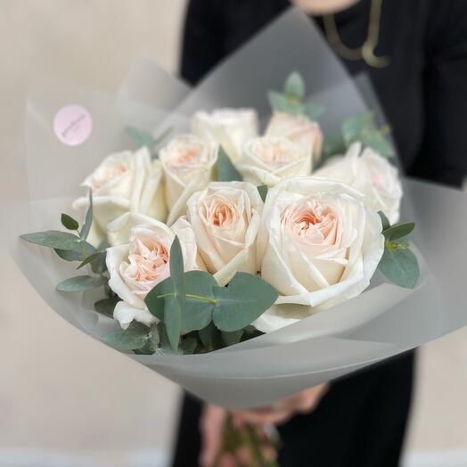 Roses with eucalyptus 9 pcs