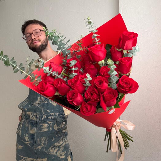 MONO OF RED ROSES