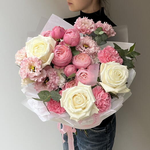 Rose, Eucalyptus, Dianthus, Chrysanthemum, Eustoma