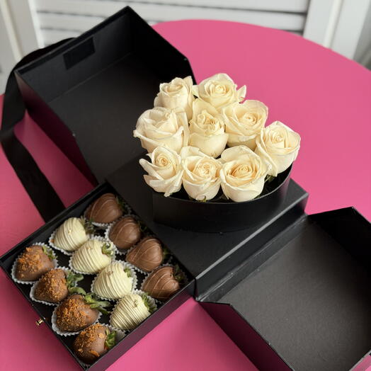 Luxury Chocolate Covered Strawberries  amp; Roses Gift Box