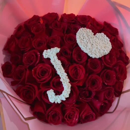 Букет красных роз Signature Love Initial, 50 шт.