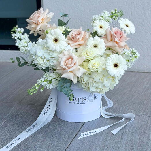 Nude Garden Box - Gerberas, Hydrangeas, French Roses, Spray Roses, Stock