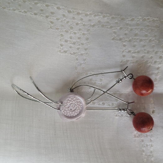 Nina, earing