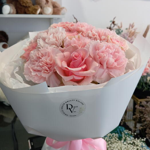 Bouquet di garofani e rose