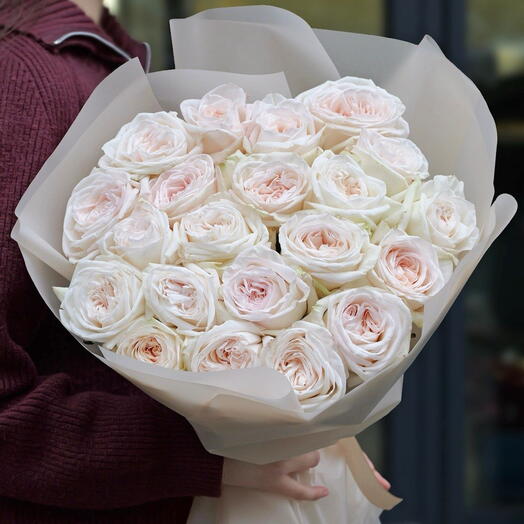 Fragrant, peony-shaped roses
