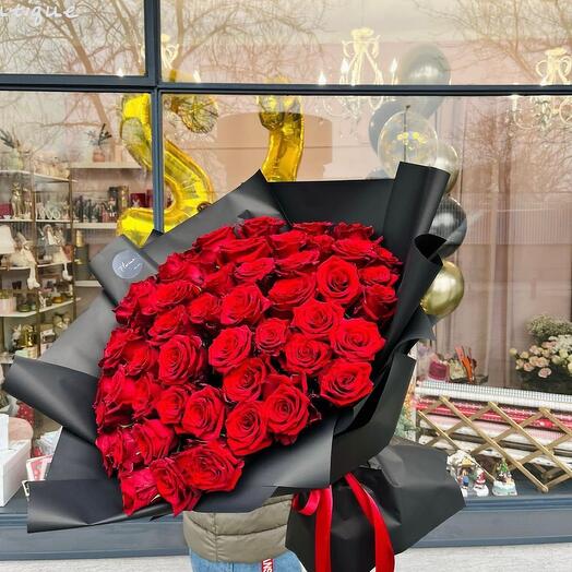 Bouquet with 101 pcs of red roses