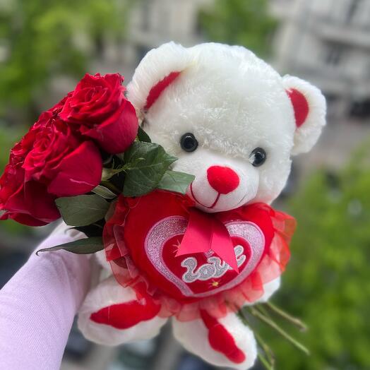 Teddy 🧸 with roses 🌹
