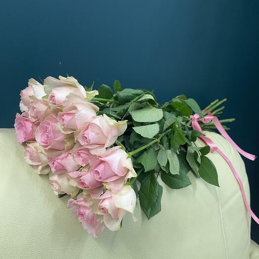 15 pink roses