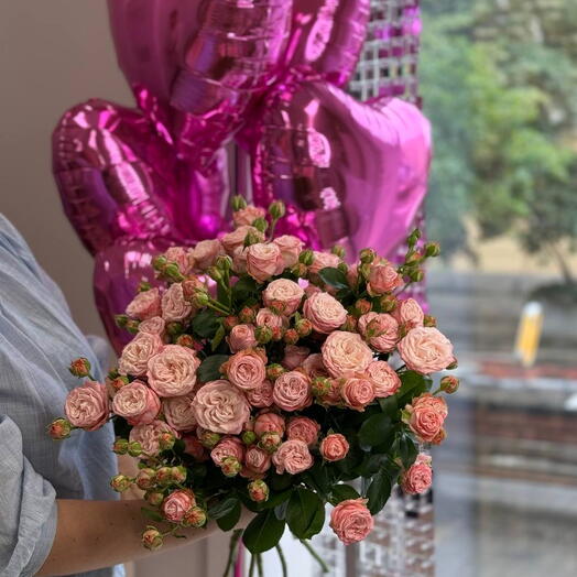 Bouquet di rose con rametti