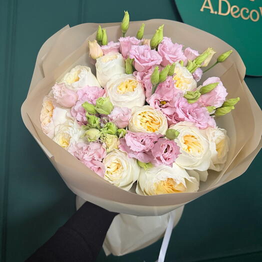 Eustoma with peony rose