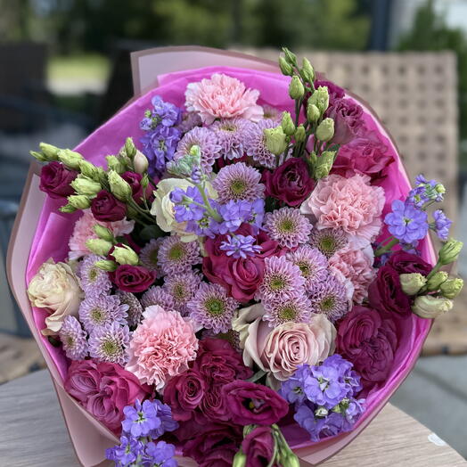 Sweet berries bouquet