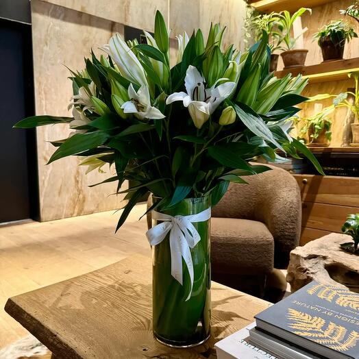 Pure Lily Elegance – Fresh Bouquet of Lilies