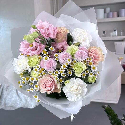 Mixed bouquet with chamomile