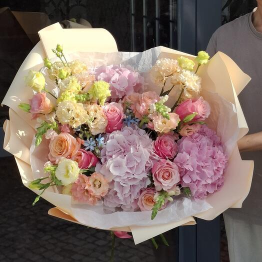 Bouquet with pink hortensia