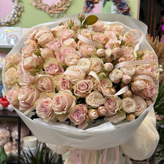 Bouquet of roses for a little princess