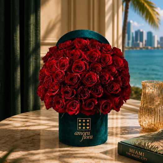 Amora Flora Velvet Red Rose Box — Medium