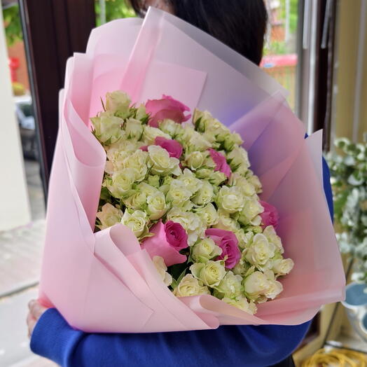Mixed rose bouquet