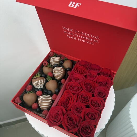 Signature BF - Red Fresh Roses and Chocolates Dipped Strawberries