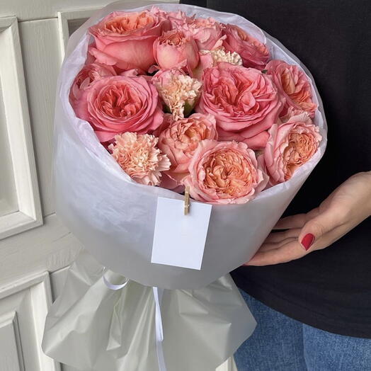 Author's bouquet in bright colors