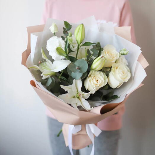 Assorted bouquet with a lily «Moon»