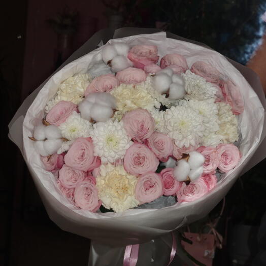 Bouquet of flowers with a spray rose and cotton