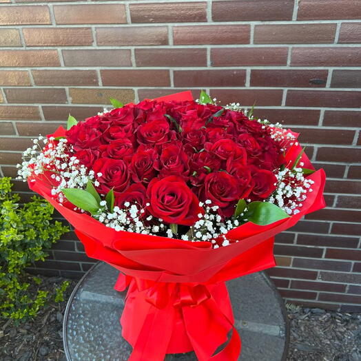 50 red roses