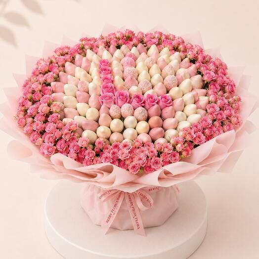 Grand Luxe signature Berry Bouquet