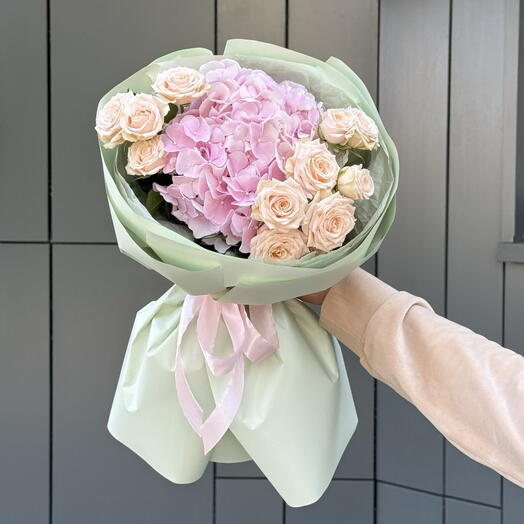 Signature mix with hydrangea