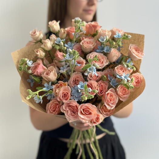 Bouquet of Spray Roses   Forget-Me-Nots