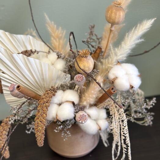Dried flower arrangement
