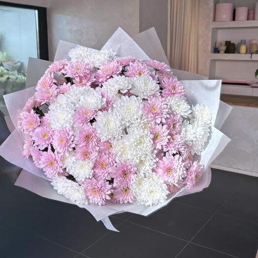 A bouquet of daisies