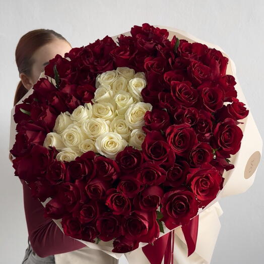 101 roses with a white heart
