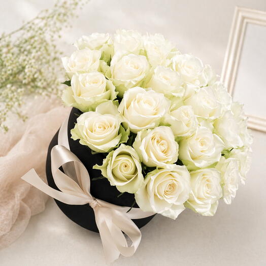 White roses flower box