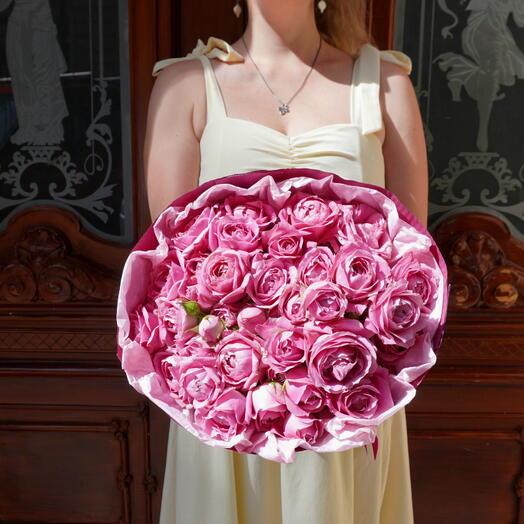 Jullieta (raspberry peony roses)