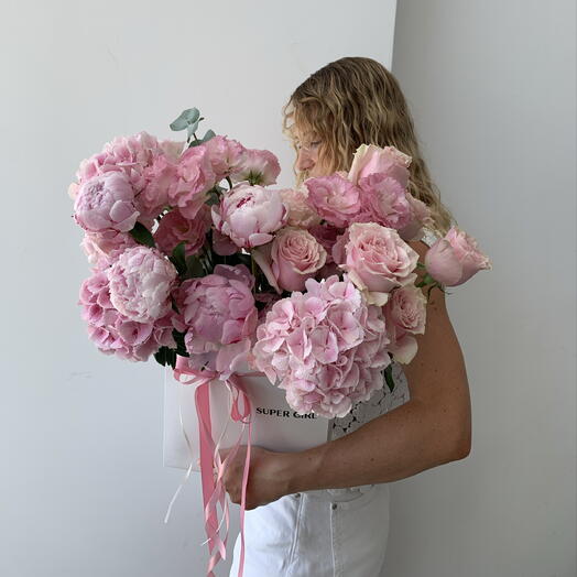 Pink box with hydrangea, roses