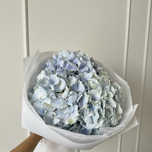 Bouquet of 3 blue hydrangeas