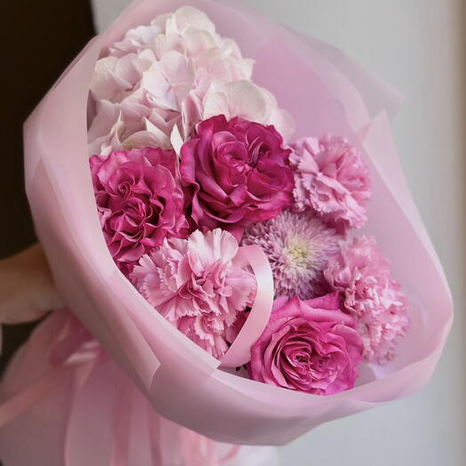 🌸 A bouquet is a compliment.