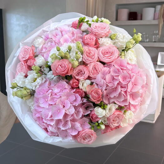 Bouquet with pink hydrangea and spray roses