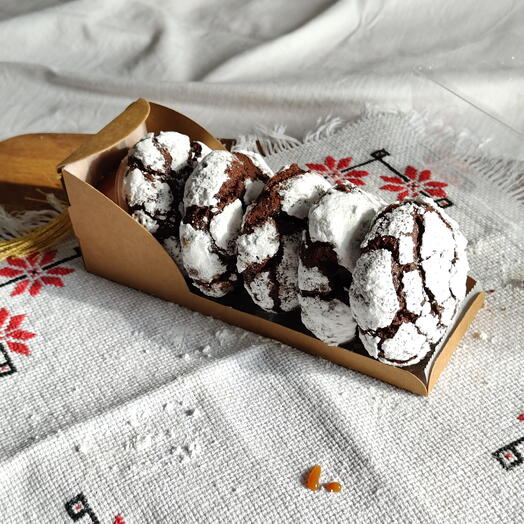 Chocolate crinkle cookies
