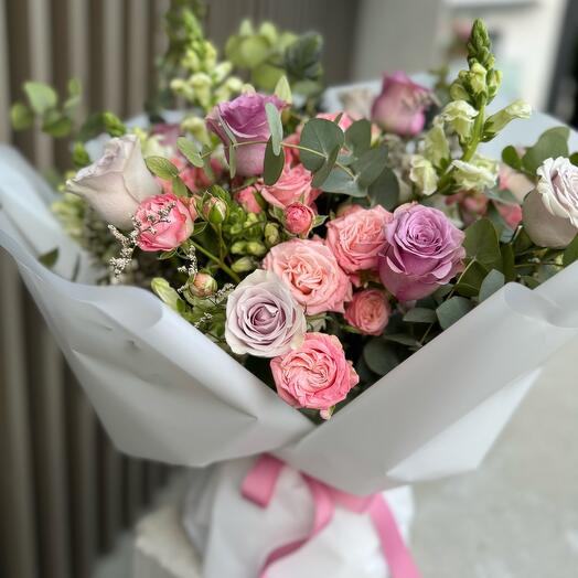 Shades of pink and lilac bouquet