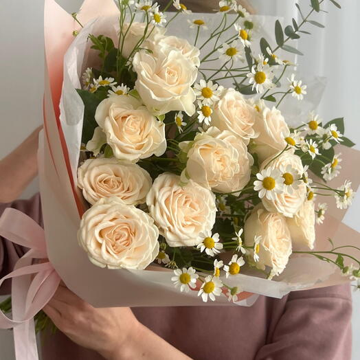"Summer mood" - spray roses and daisies