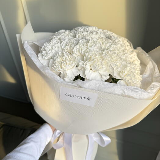 Bouquet of 25 white carnations