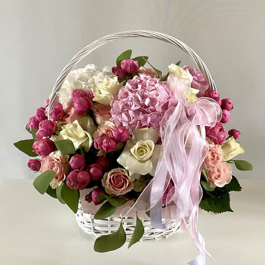 A flower basket with Silva Pink