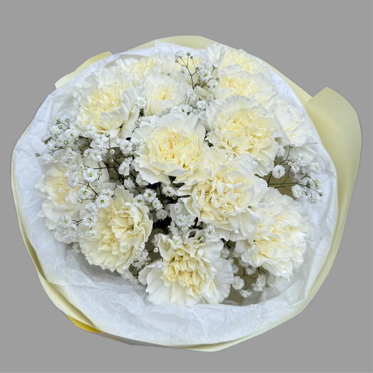 Bouquet of white carnations with baby's breath