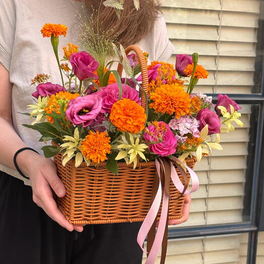 Tangerine kiss basket