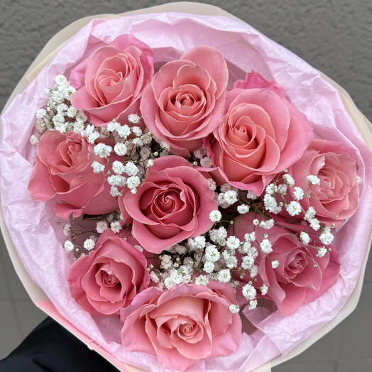 Bouquet of pink-tea roses